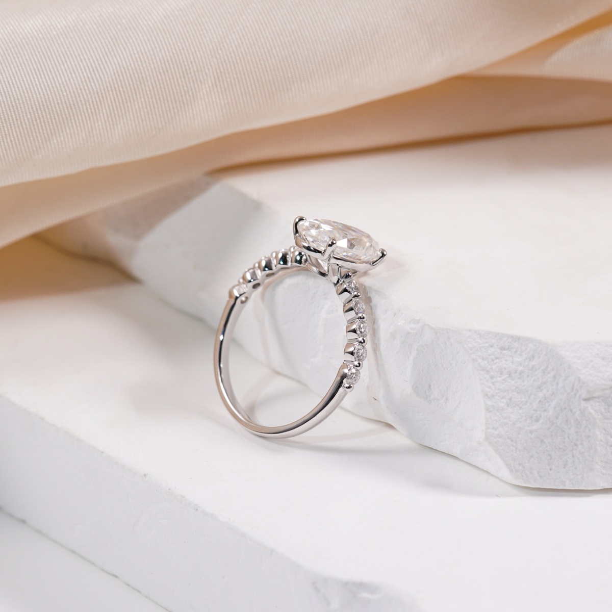 2.7ct Elegant Written in the Stars Engagement Wedding Ring Oval Cut Synthetic Moissanite Ring S925 Sterling Silver Band Ring