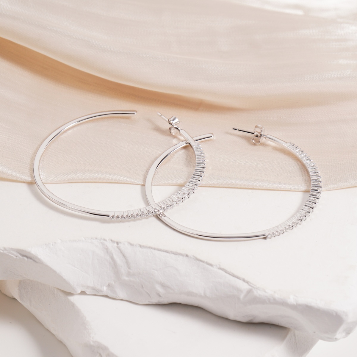 Delzzad Luminous Love Loops Earrings VVS Synthetic Moissanite Hoop Earrings S925/Copper Synthetic Moissanite Earrings Jewelry