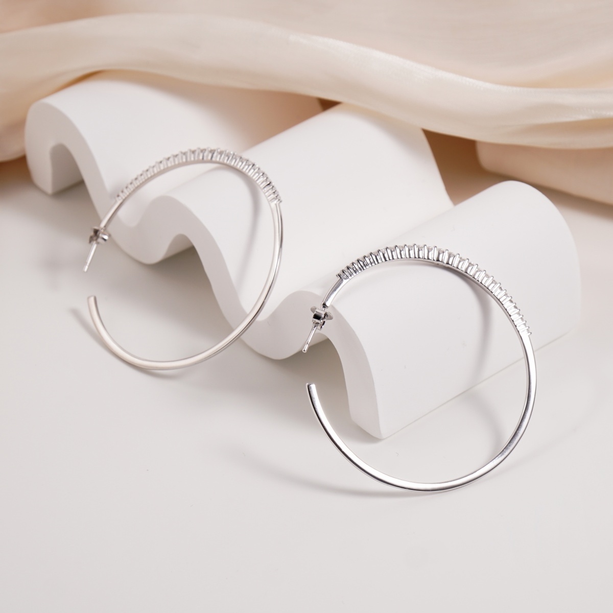 Delzzad Luminous Love Loops Earrings VVS Synthetic Moissanite Hoop Earrings S925/Copper Synthetic Moissanite Earrings Jewelry