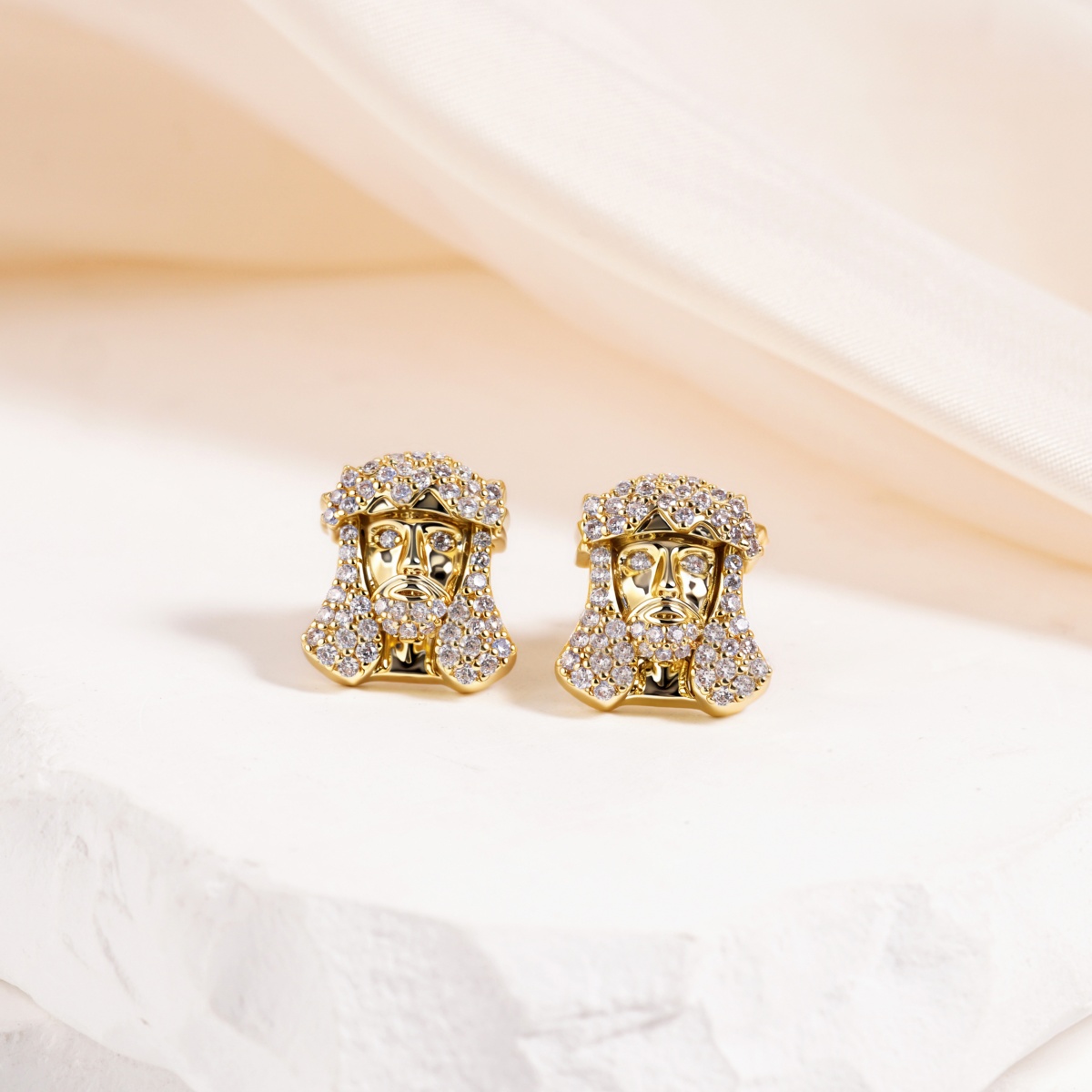 Divine Sparkle Iced Messiah Stud Earrings Unisex Hip Hop Jesus Head Earrings Synthetic Moissanite Earrings Copper Studs