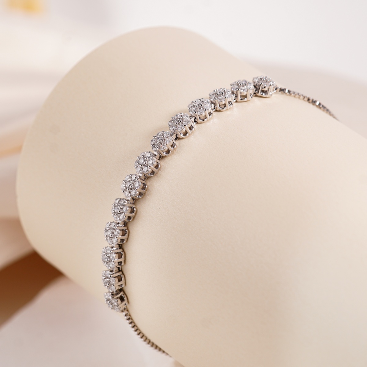1.5ct Love's Garden Flower Bracelet Adjustable Cluster Bolo Bracelet Synthetic Moissanite Bracelet Copper Chain