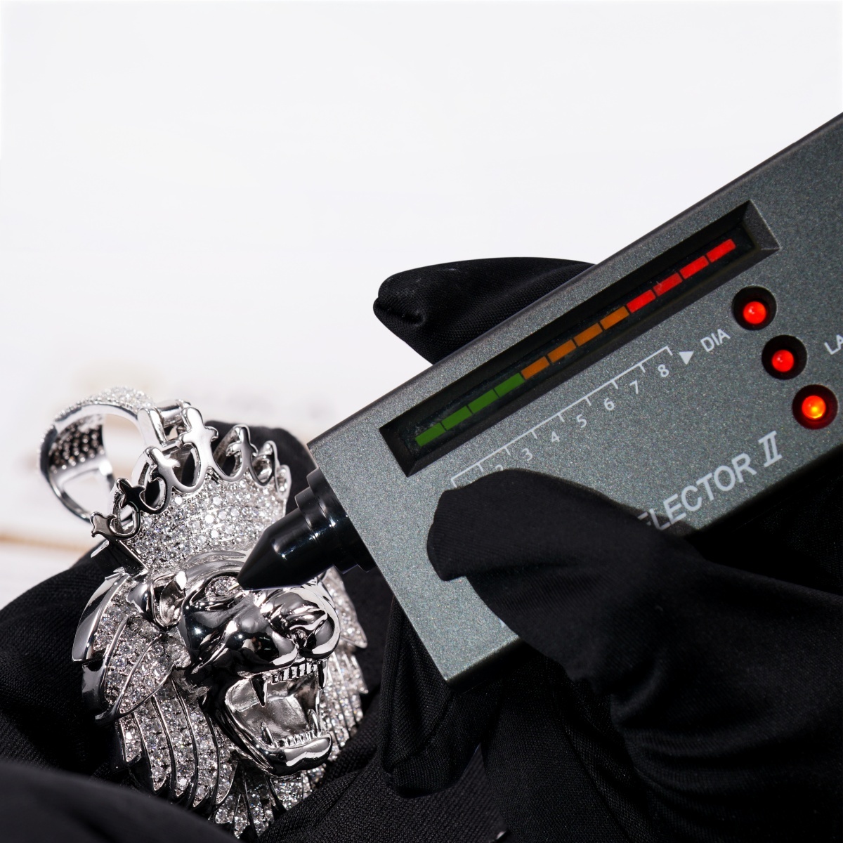 Iced Out Crown Lion Head Pendant Hip Hop Lion Necklace Chain D Color VVS Synthetic Moissanite Copper Chain