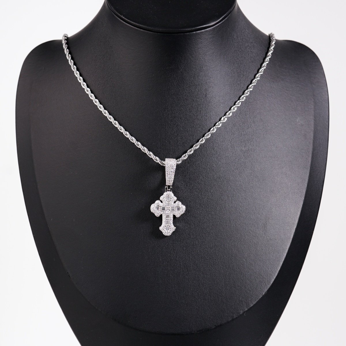 Iced Out Calvary Pendant Baguette Cross Pendant Necklace Chain D Color VVS Synthetic Moissanite Necklace Copper Chain