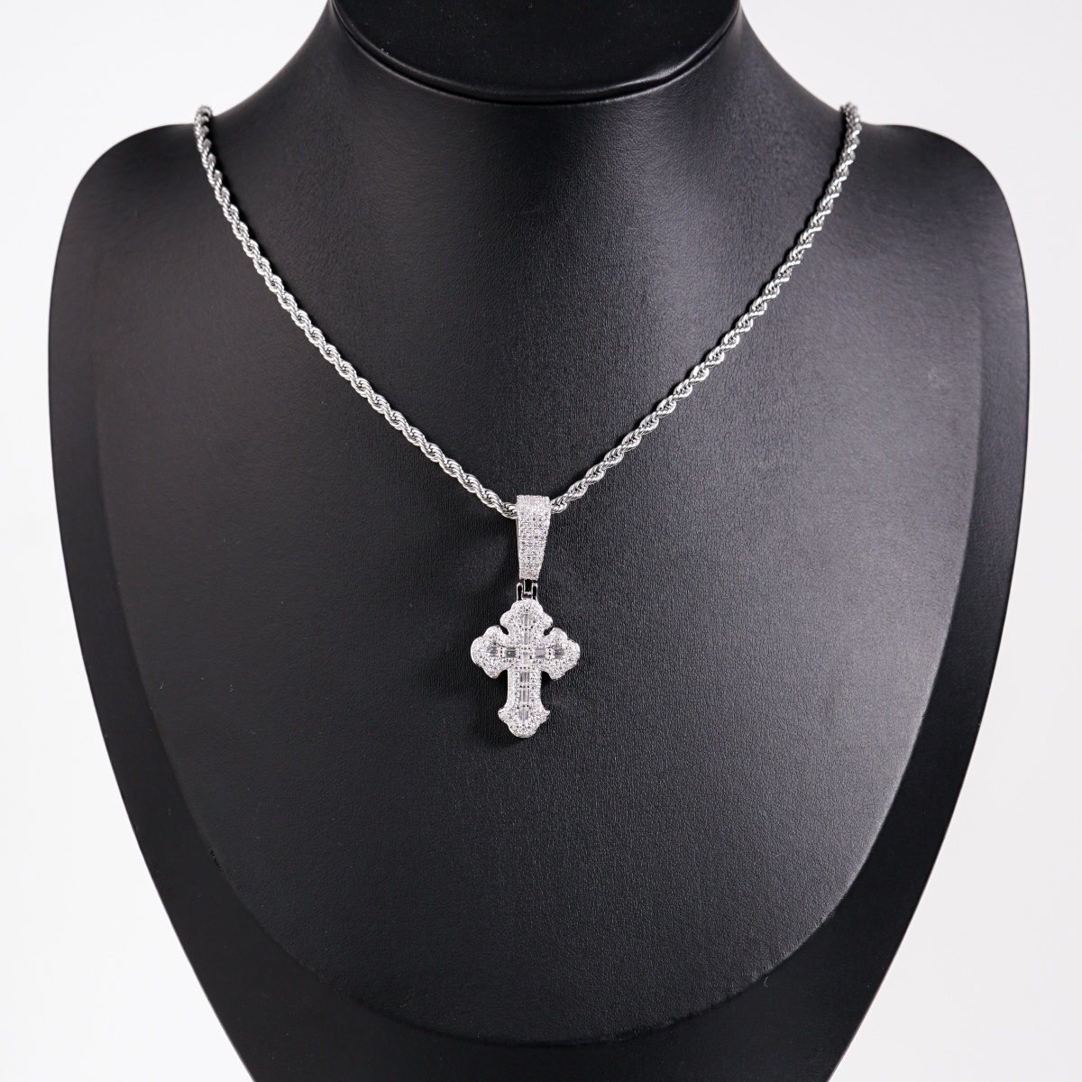 Iced Out Calvary Pendant Baguette Cross Pendant Necklace Chain D Color VVS Synthetic Moissanite Necklace Copper Chain