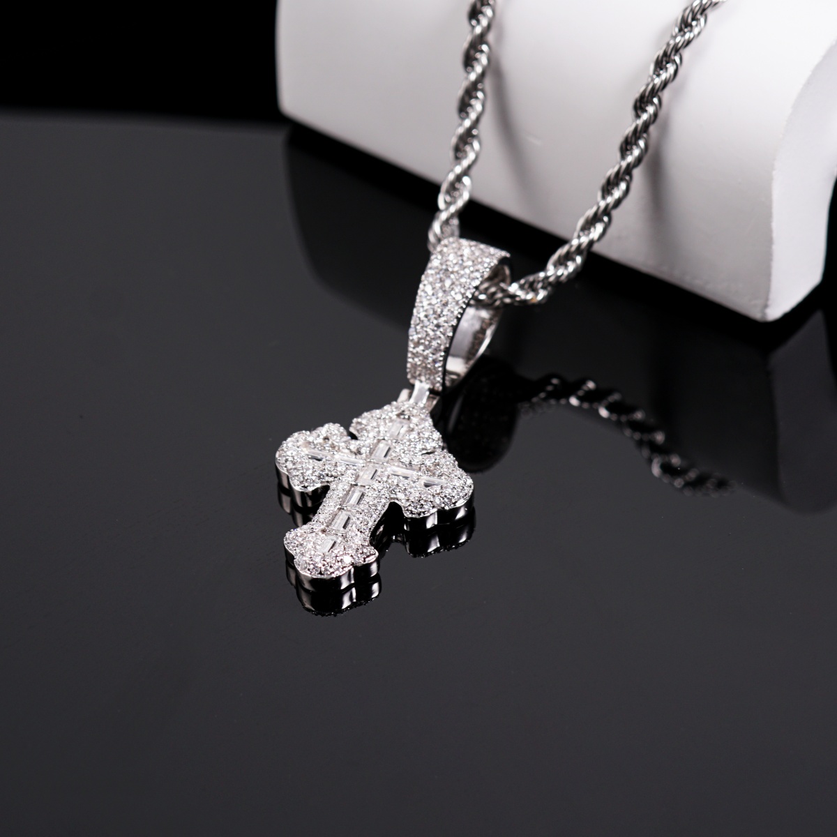 Iced Out Calvary Pendant Baguette Cross Pendant Necklace Chain D Color VVS Synthetic Moissanite Necklace Copper Chain