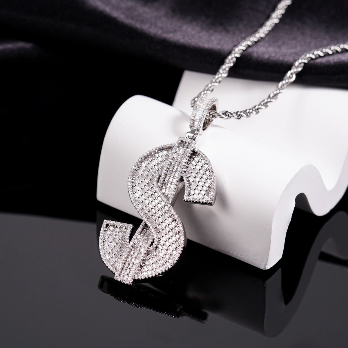 Bling Fortune Seeker USD Pendant Prosperity Pendant Necklace Chain Baguette Cut VVS Synthetic Moissanite Necklace Copper Chain