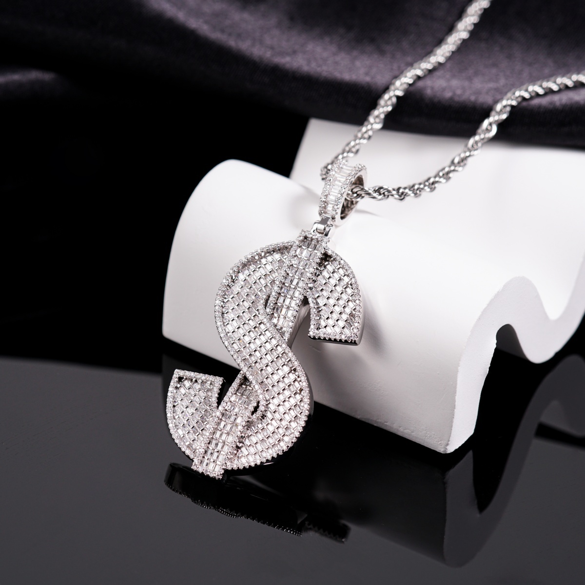 Bling Fortune Seeker USD Pendant Prosperity Pendant Necklace Chain Baguette Cut VVS Synthetic Moissanite Necklace Copper Chain