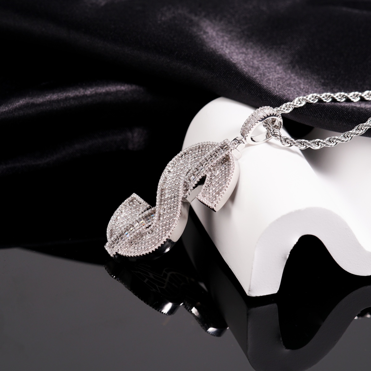 Bling Fortune Seeker USD Pendant Prosperity Pendant Necklace Chain Baguette Cut VVS Synthetic Moissanite Necklace Copper Chain