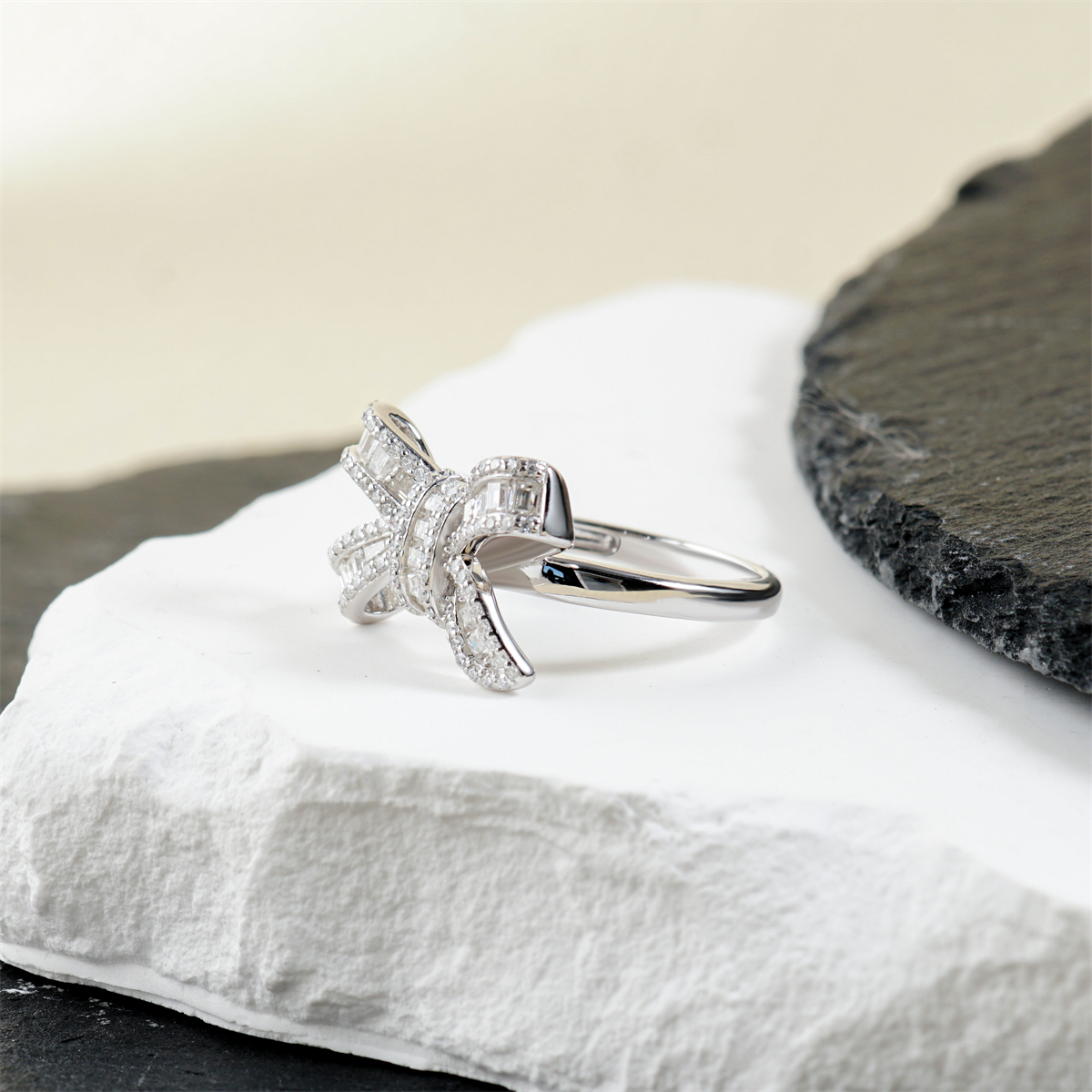 0.8ct Midnight Coquille Ring Luxury Bow Ring Baguette Cut Engagement Ring Ribbon Design VVS Synthetic Moissanite Ring S925 Band