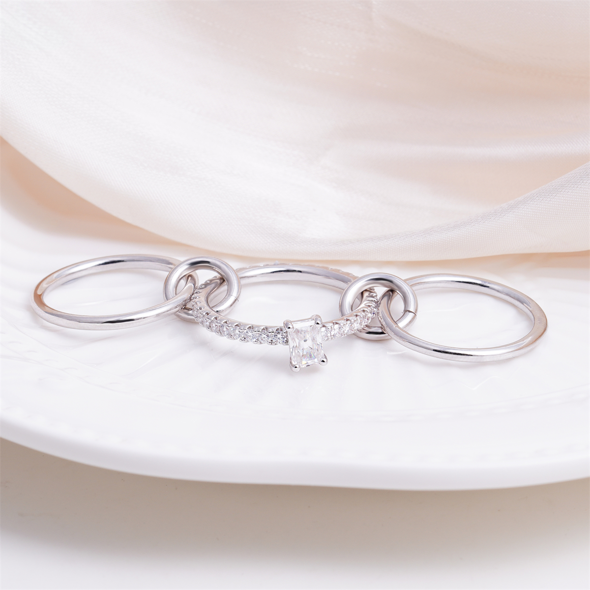 14K Gold-Plated Orbit of Love Ring Link Stacking Ring Band VVS Synthetic Moissanite Ring Jewelry