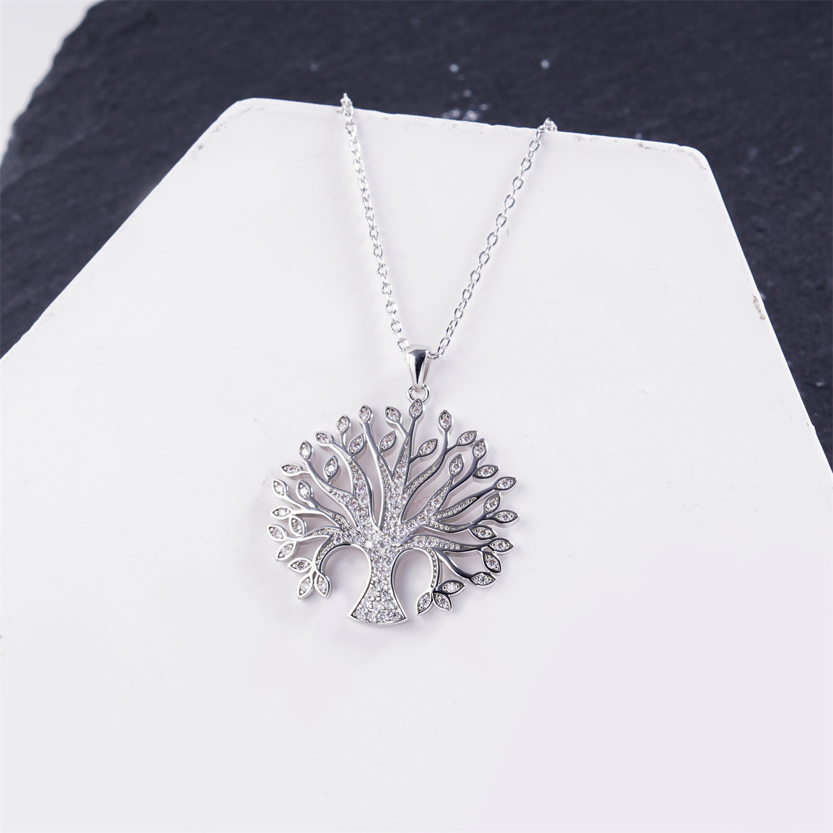 Delzzad 0.64ct Eternal Glow Arbor Pendant Tree of Life Pendant Necklace Chain VVS Synthetic Moissanite Pendant Jewelry Copper