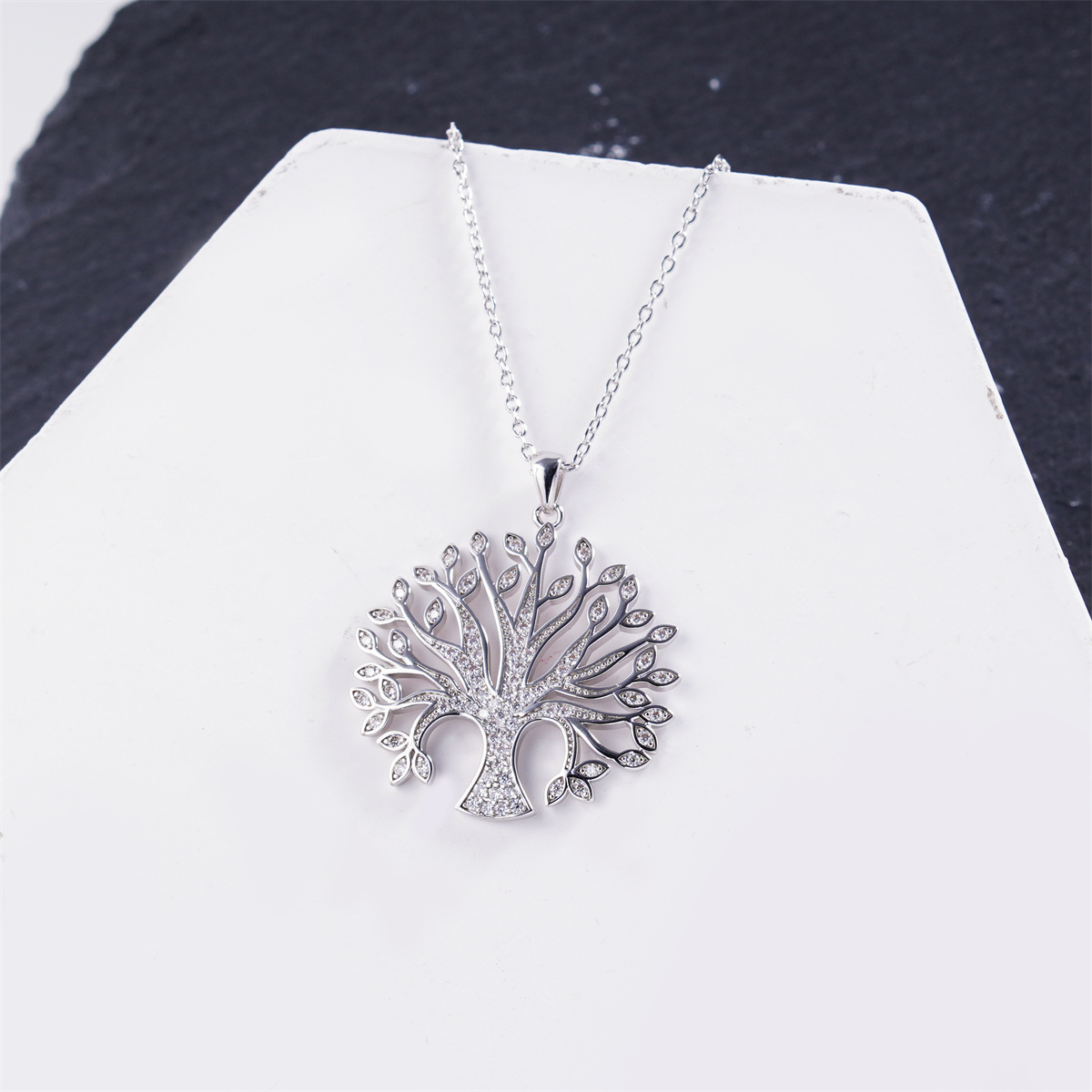 Delzzad 0.64ct Eternal Glow Arbor Pendant Tree of Life Pendant Necklace Chain VVS Synthetic Moissanite Pendant Jewelry Copper
