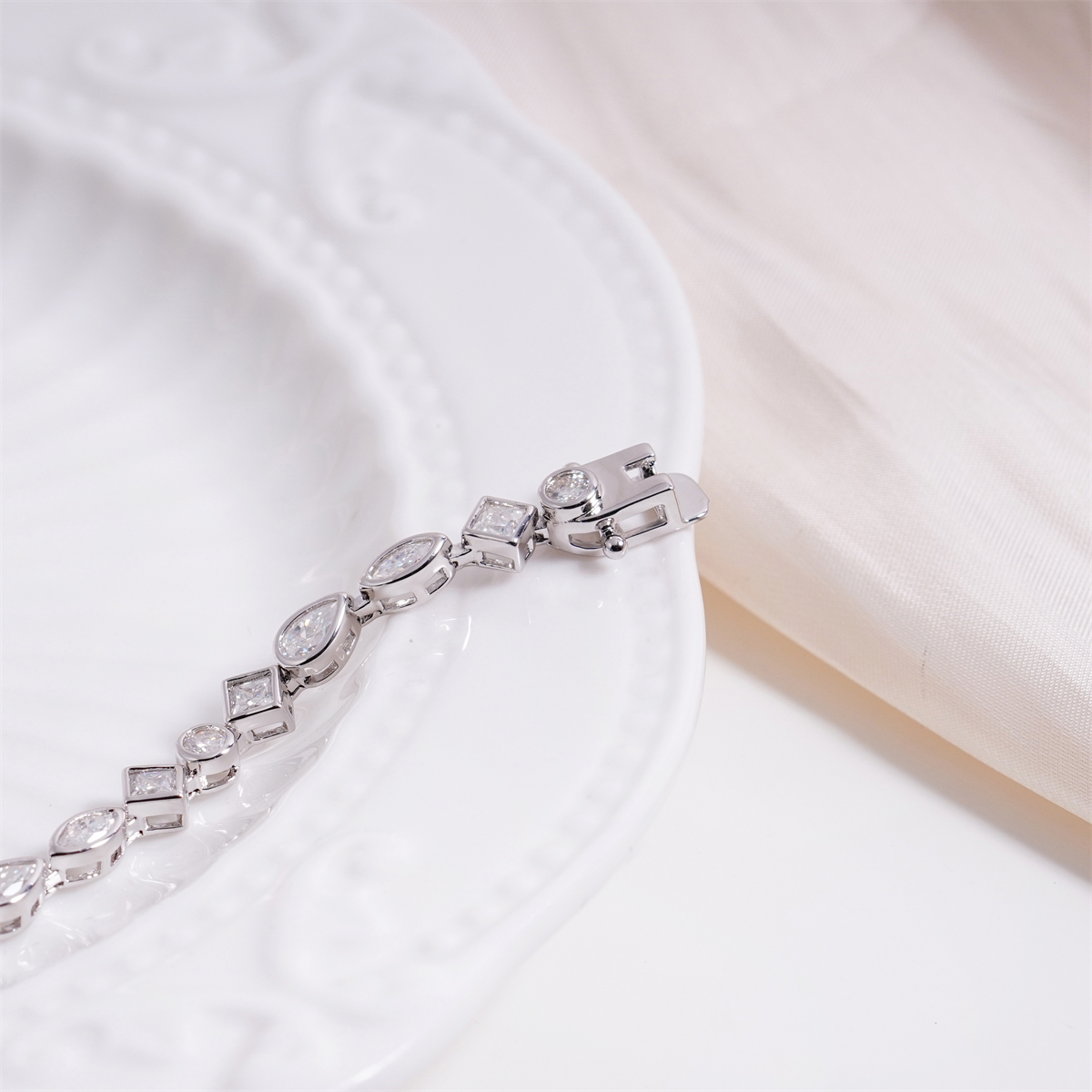Kaleidoscope Dreams Bracelet Bezel Tennis Bracelet Synthetic Moissanite Bracelet Jewelry Copper Chain