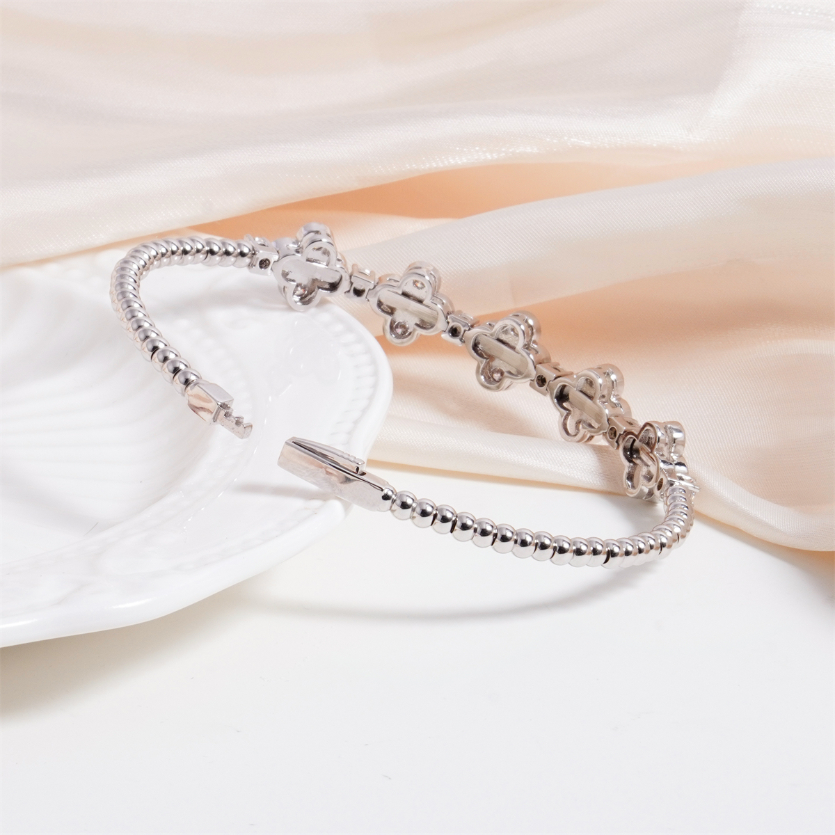 3ct Baroque Beaded Whisper Bangle Clover Bracelet VVS Synthetic Moissanite Bracelet Bangle Copper Chain