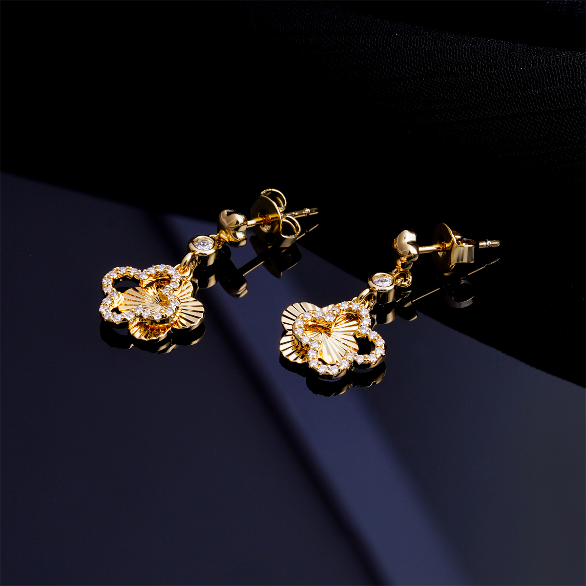 【Aura of Solis】Delzzad Halo Clover Necklace Four-Leaf Dangle Earrings VVS Synthetic Moissanite Pendant Earrings Jewelry Set Copper Chain