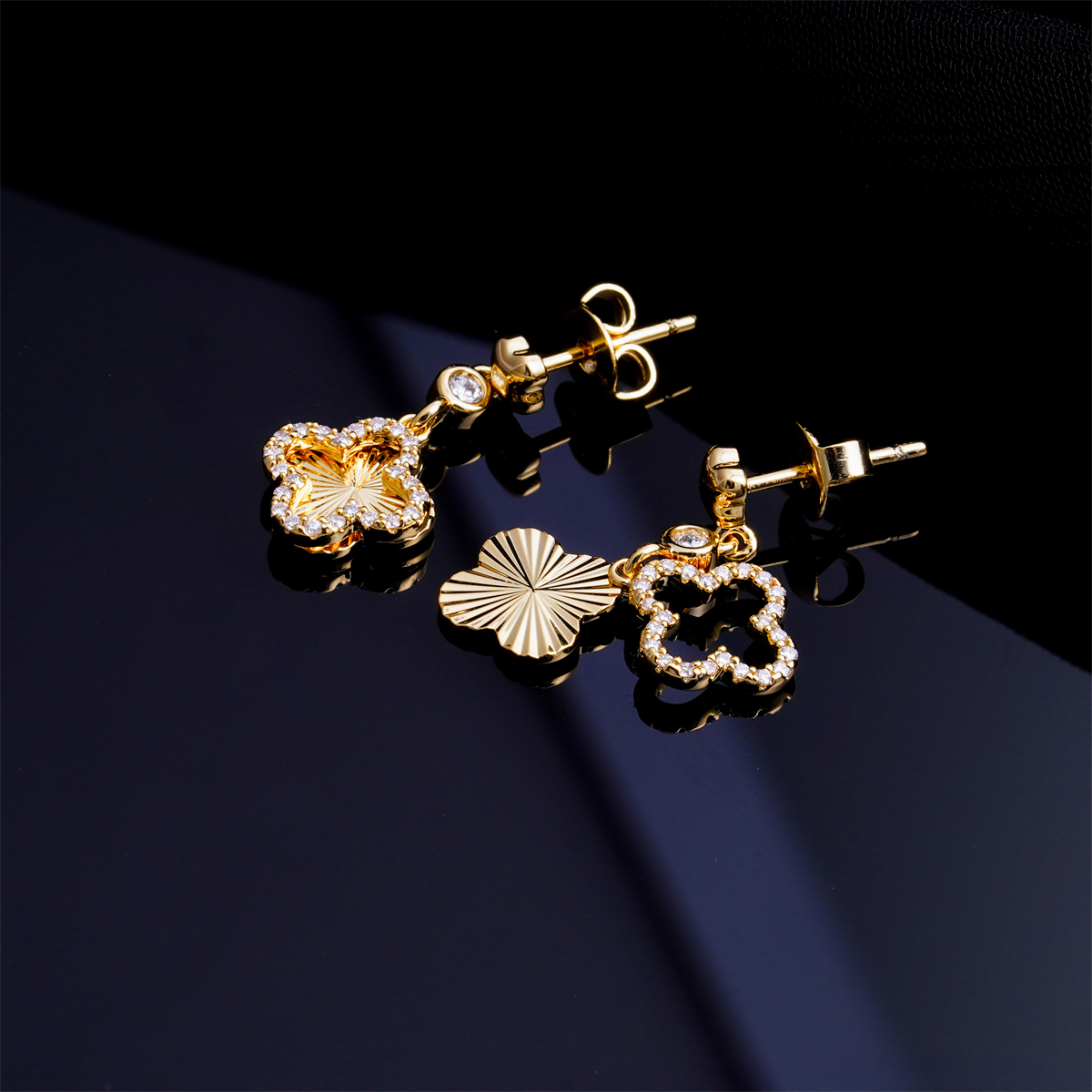 【Aura of Solis】Delzzad Halo Clover Necklace Four-Leaf Dangle Earrings VVS Synthetic Moissanite Pendant Earrings Jewelry Set Copper Chain