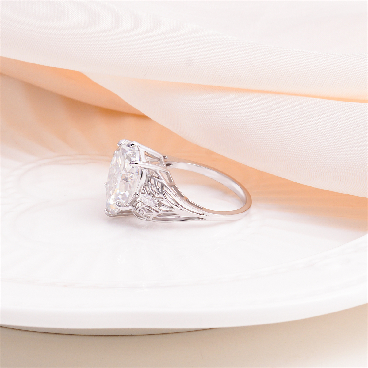 14K Gold-Plated 6.2ct The Kaleido-Teardrop Ring Three Stone Ring Band VVS Synthetic Moissanite Ring Jewelry