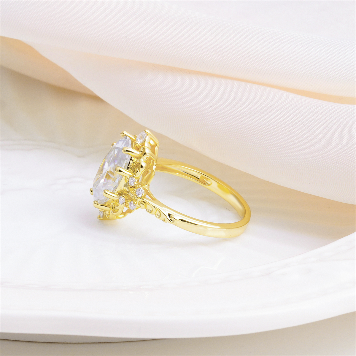 14K Gold-Plated 4.7ct Moonlit Baroque Ring Aurora Halo Ring Band VVS Synthetic Moissanite Ring Jewelry