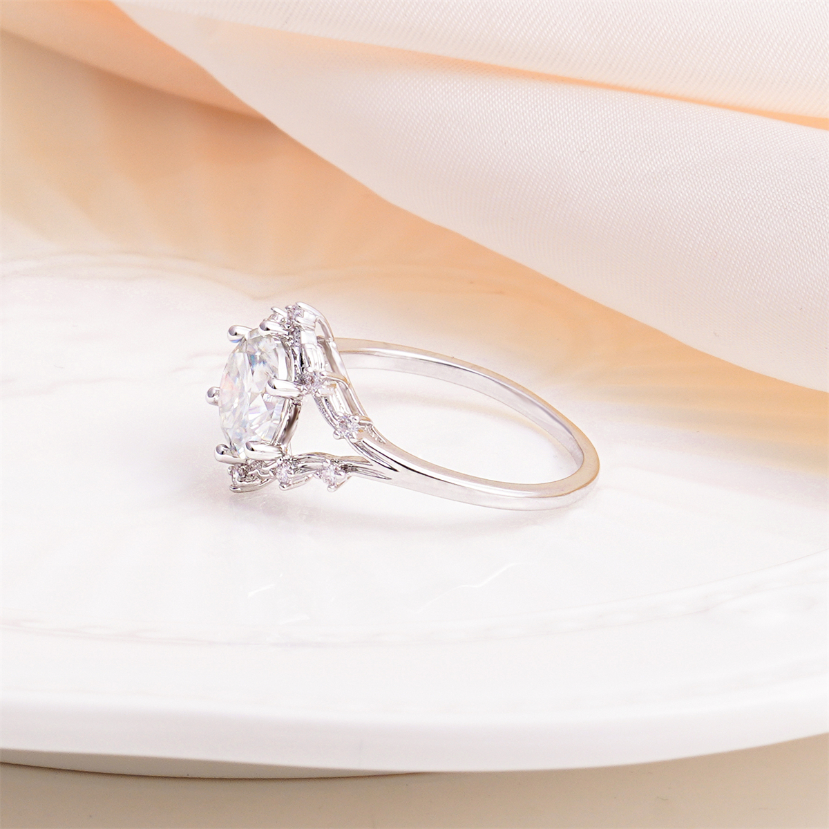 14K Gold-Plated 2ct The Polaris Blossom Ring Band Six Prong Ring VVS Synthetic Moissanite Ring Jewelry