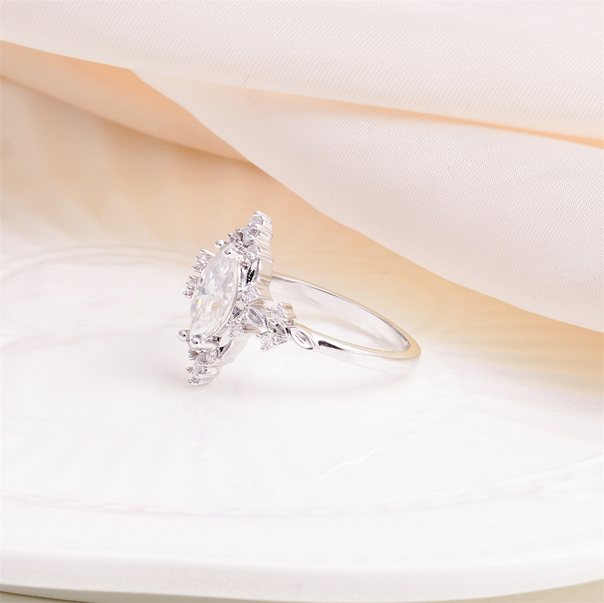 14K Gold-Plated 1.2ct The Duchess Heirloom Ring Vintage Briar Halo Ring Band VVS Synthetic Moissanite Ring Jewelry