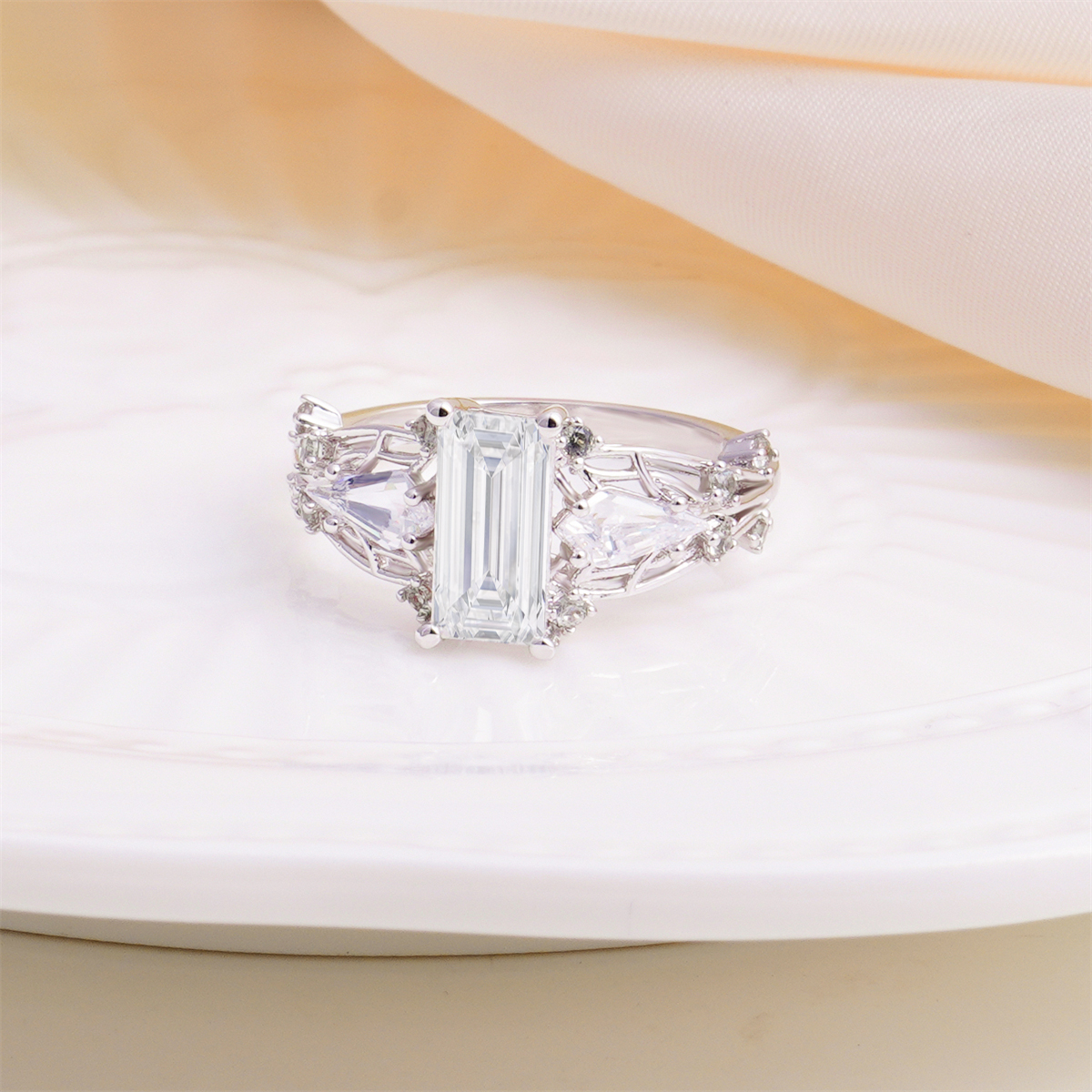 14K Gold-Plated The Phoenix Vestige Ring Elysian Lattice Band Ring VVS Synthetic Moissanite Ring Jewelry