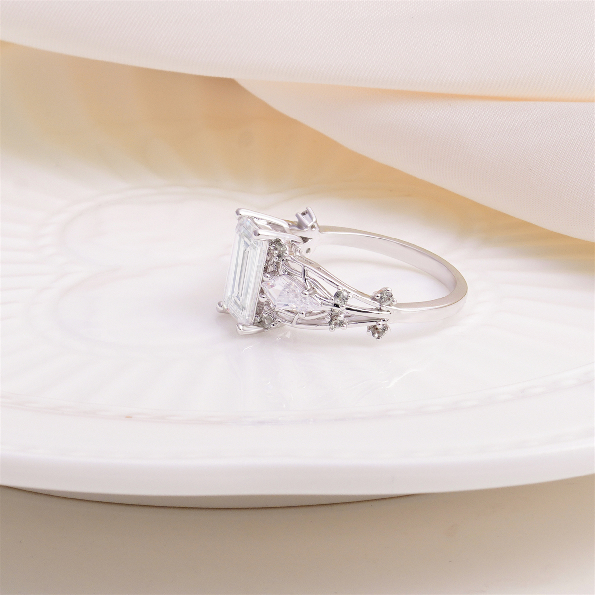 14K Gold-Plated The Phoenix Vestige Ring Elysian Lattice Band Ring VVS Synthetic Moissanite Ring Jewelry