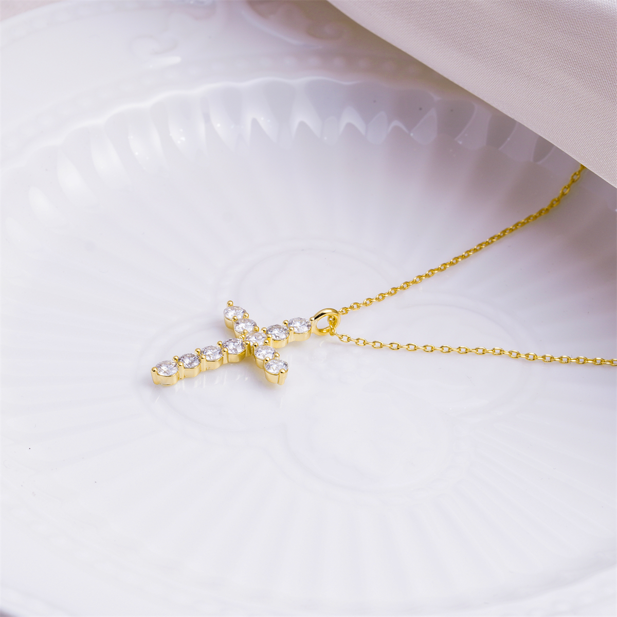 Delzzad Luna Blessing Necklace Cross Pendant Necklace VVS Synthetic Moissanite Pendant Jewelry for Men Women Copper Chain