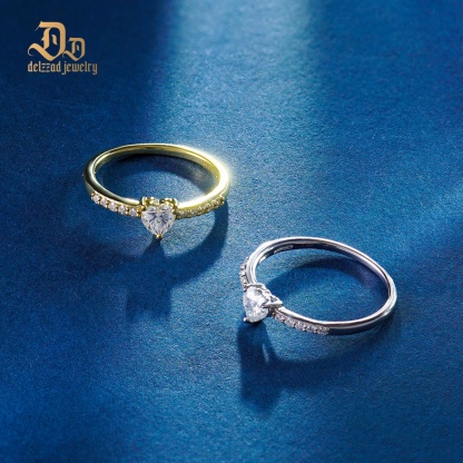 S925 Chic Iced Out Heart Ring Band D Color VVS Synthetic Moissanite Women Ring Perfect for Engagement Wedding Anniversary Mother's Day Gifts