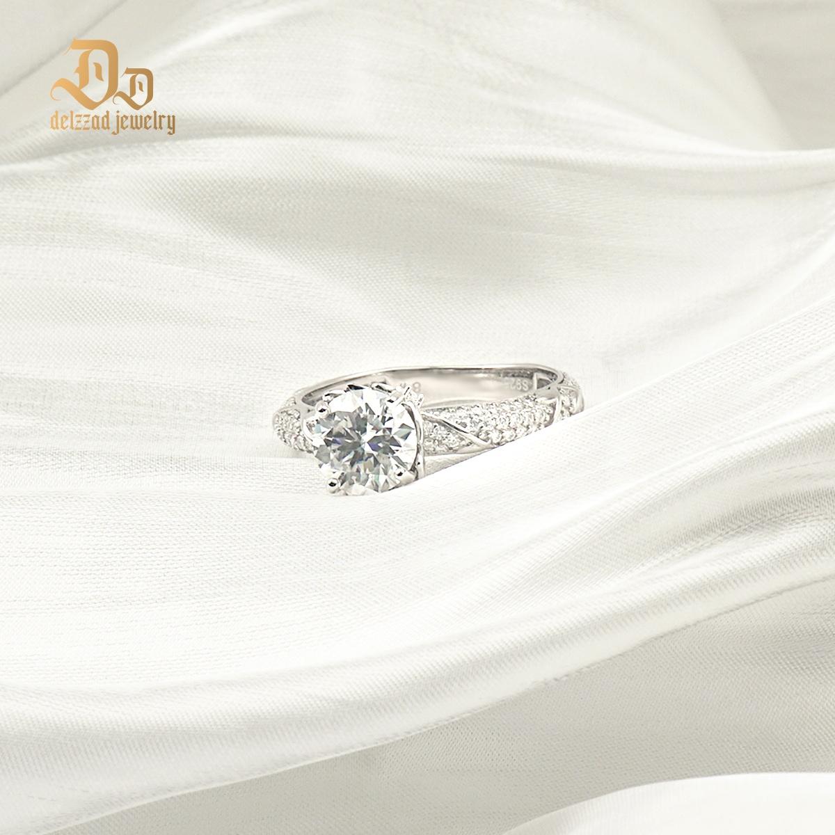 Delzzad 2ct Sparkling Four Prong Ring Band D Color VVS Synthetic Moissanite S925 Unisex Ring Anniversary Engagement Wedding Gifts for Men Women