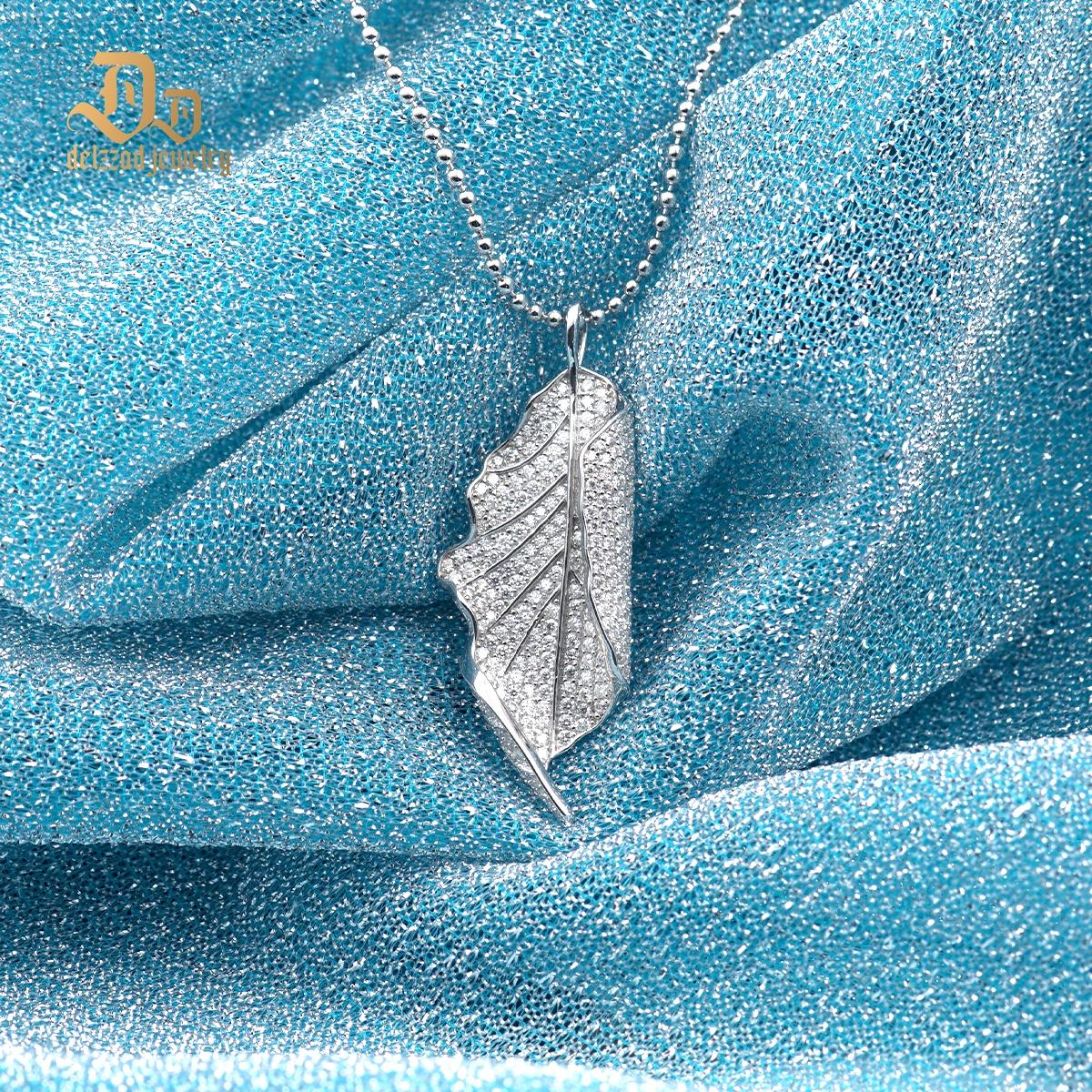 Unisex 1.7ct Iced Out Leaf Necklace VVS Synthetic Moissanite & S925