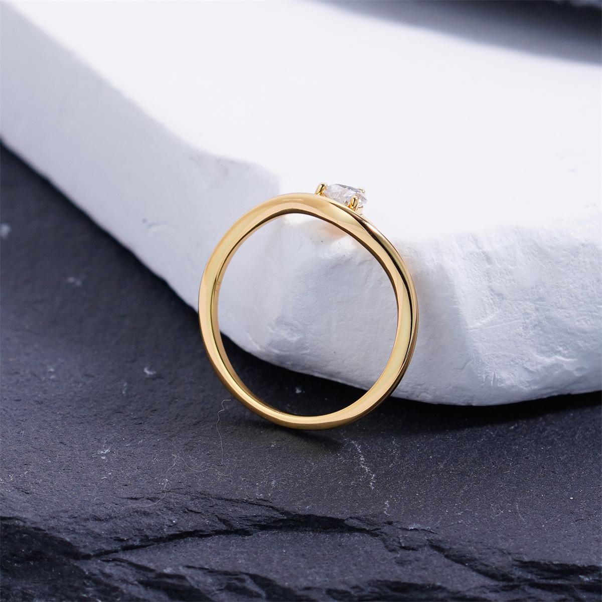 Delzzad 0.3ct The Gentle Love Engagement Ring Asymmetrical Heart Ring Band Solitaire Ring VVS Synthetic Moissanite Ring Jewelry Copper Band