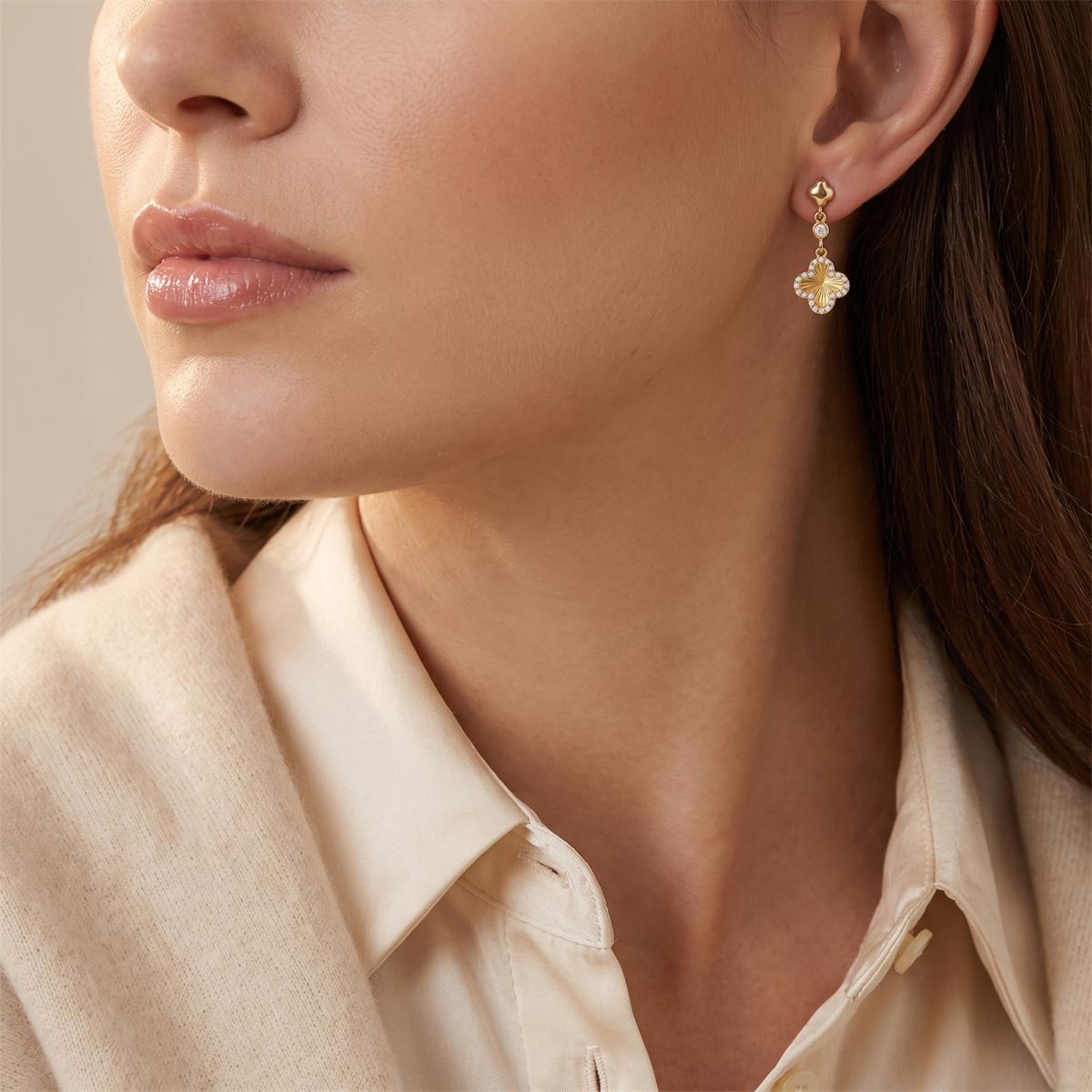 【Aura of Solis】Delzzad Halo Clover Necklace Four-Leaf Dangle Earrings VVS Synthetic Moissanite Pendant Earrings Jewelry Set Copper Chain