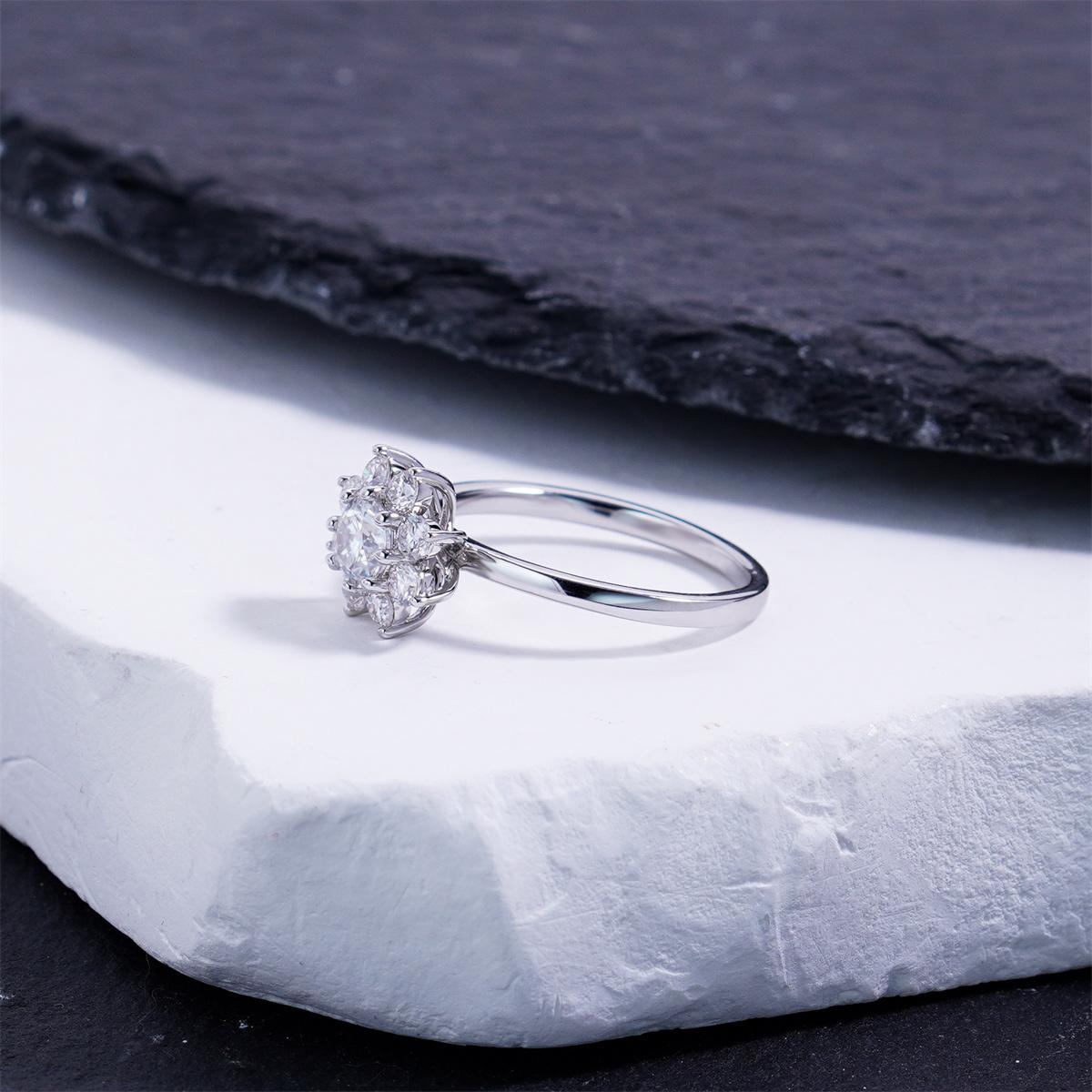 Delzzad 1ct Solstice Bloom Ring Flower Cluster Ring Floral Halo Engagement Ring Band VVS Synthetic Moissanite Ring Jewelry Copper Band