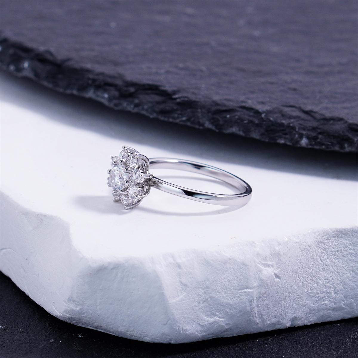 Delzzad 1ct Solstice Bloom Ring Flower Cluster Ring Floral Halo Engagement Ring Band VVS Synthetic Moissanite Ring Jewelry Copper Band