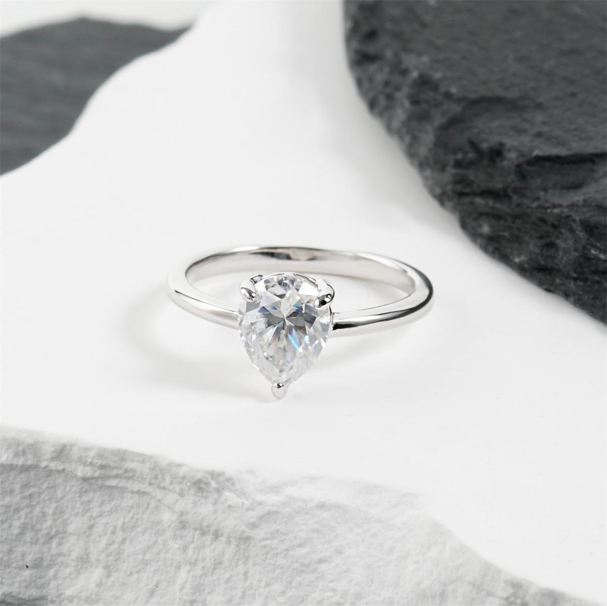 1.8ct Serene Tear Ring Classic Solitaire Pear Cut Prong Engagement Ring VVS Synthetic Moissanite Ring Jewelry Copper Band