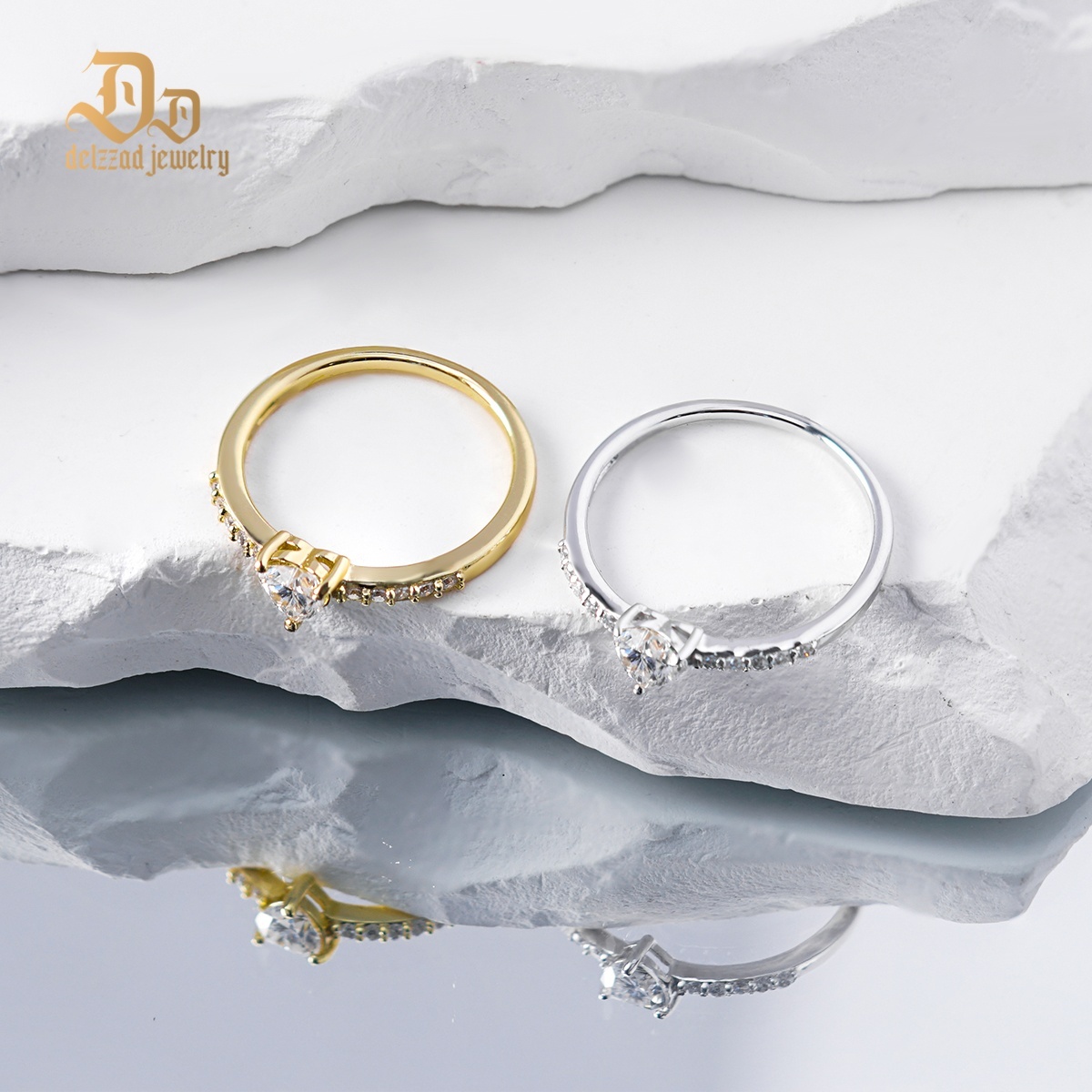 S925 Chic Iced Out Heart Ring Band D Color VVS Synthetic Moissanite Women Ring Perfect for Engagement Wedding Anniversary Mother's Day Gifts