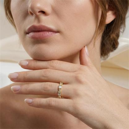 0.6ct Metropolitan Glow Ring Golden Cluster Half Eternity Stackable Ring Tiered Wedding Band VVS Synthetic Moissanite Ring Jewelry Copper Band