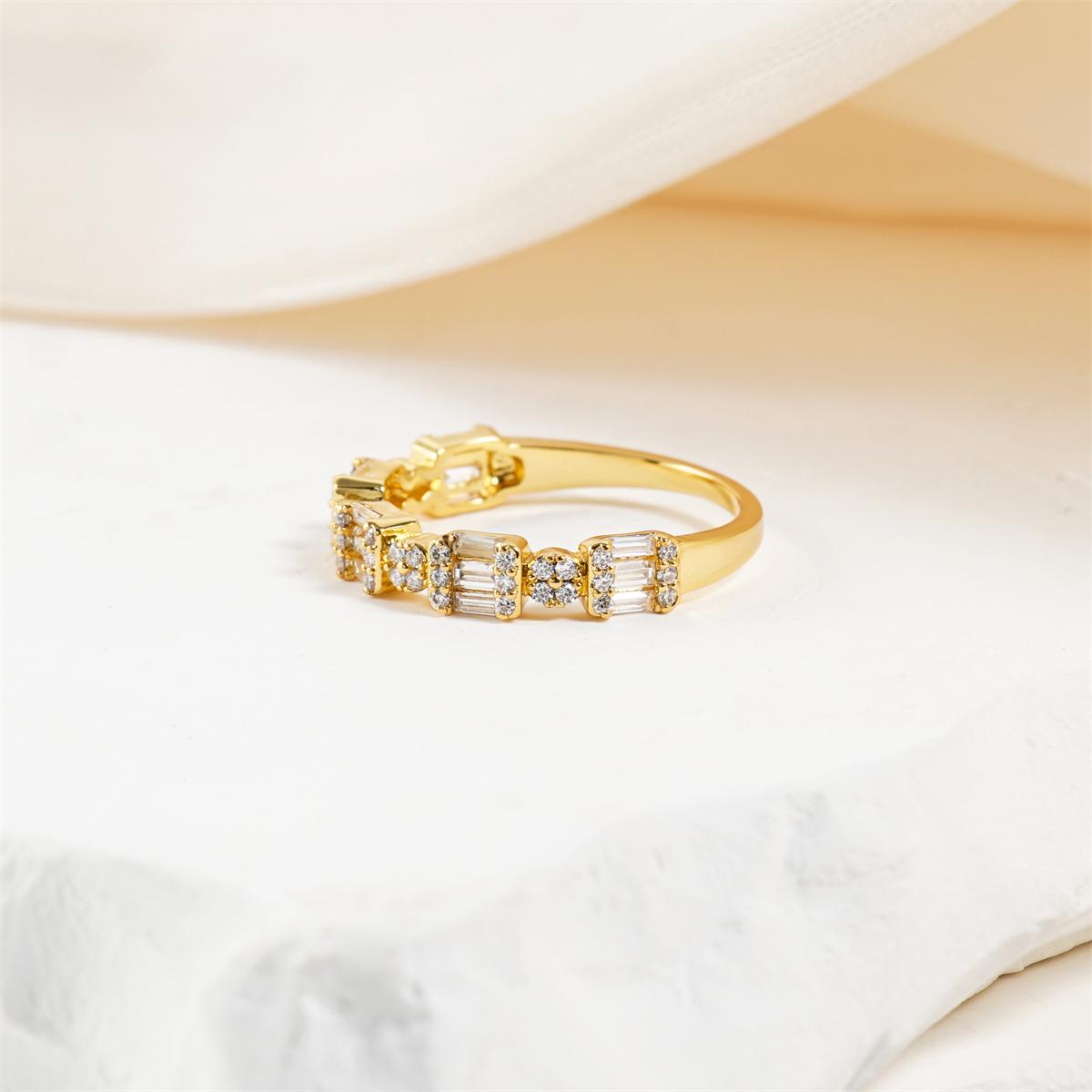 0.6ct Metropolitan Glow Ring Golden Cluster Half Eternity Stackable Ring Tiered Wedding Band VVS Synthetic Moissanite Ring Jewelry Copper Band