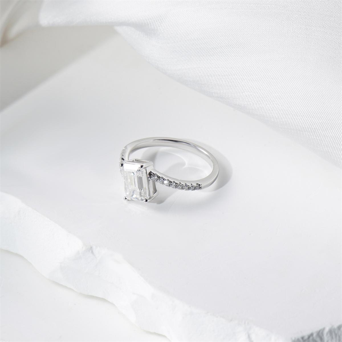 Delzzad 2ct Sparkling Step Cut Engagement Ring Wedding Band Synthetic Moissanite S925 Ring Band Jewelry Perfect Birthday Engagement Wedding Anniversary Gift