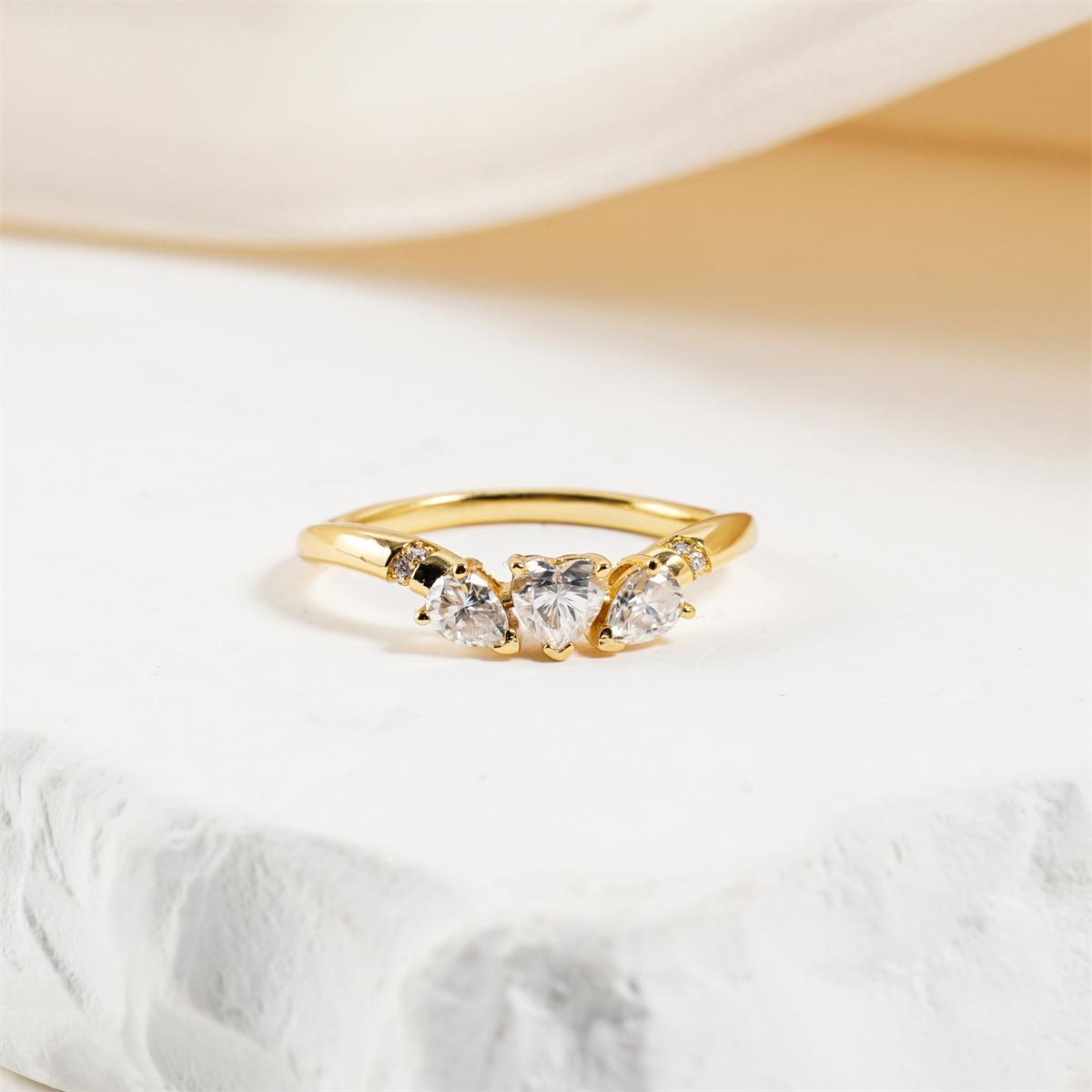 0.9ct Golden Triad of Love Ring VVS Synthetic Moissanite Ring Jewelry Copper Band