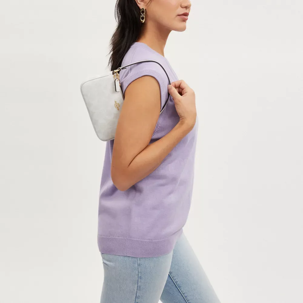 Nolthtita 19 In Signature Canvas