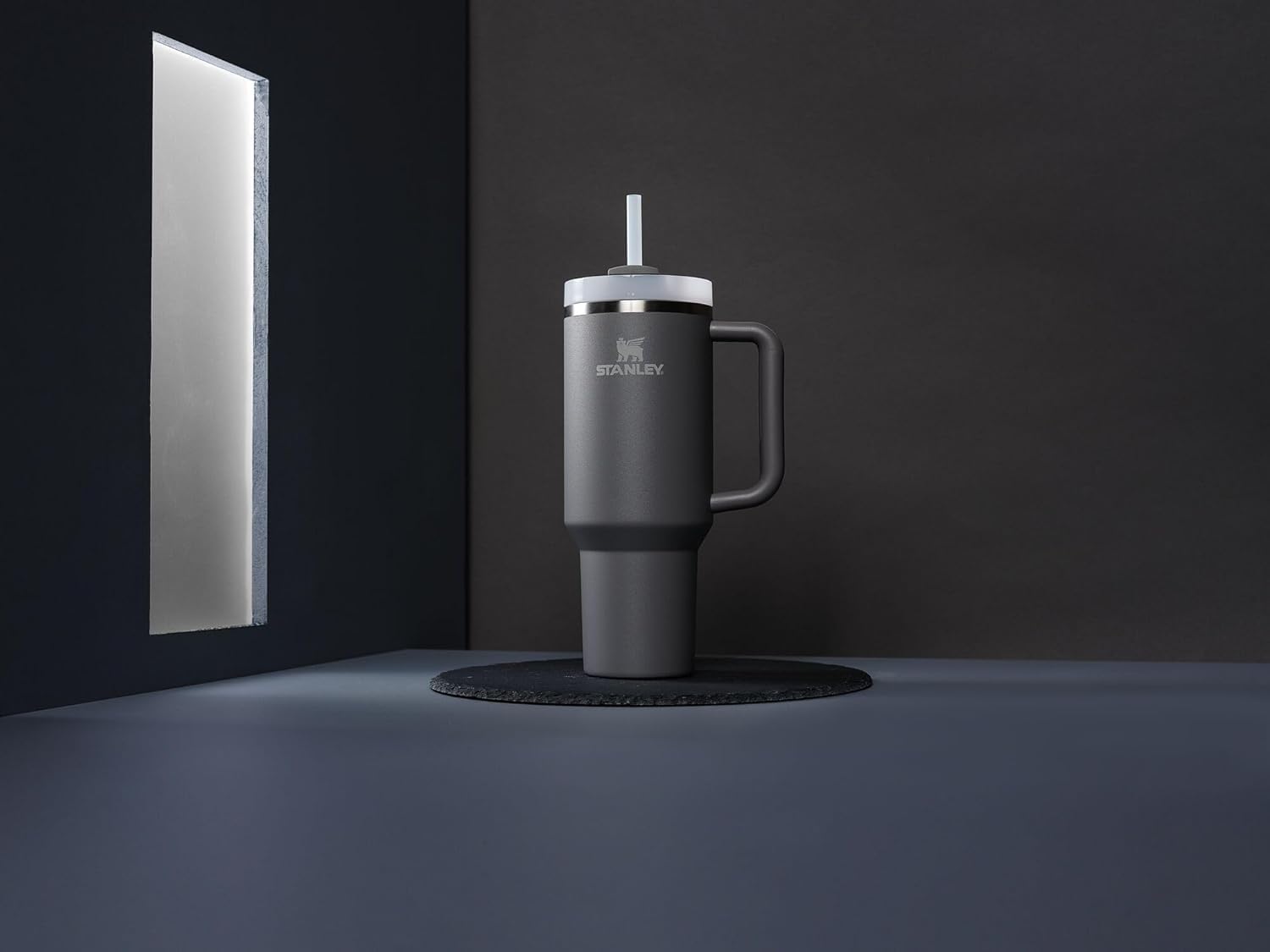 Stanthtley Quencher H2.0 FlowState Stainless Steel Vacuum Insulated Tumbler with Lid and Straw for Water, Iced Tea or Coffee