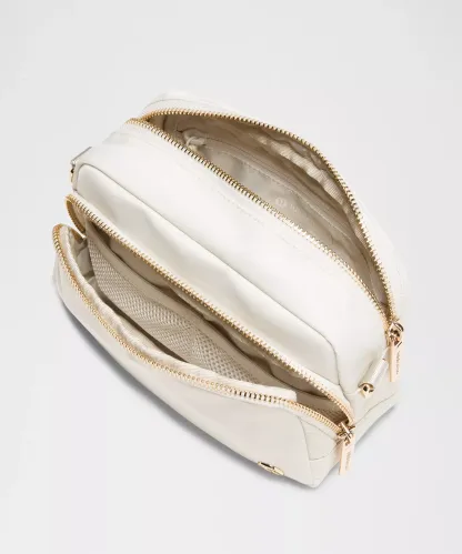 Everywhere Crossbody Bag 2L Metal Hardware