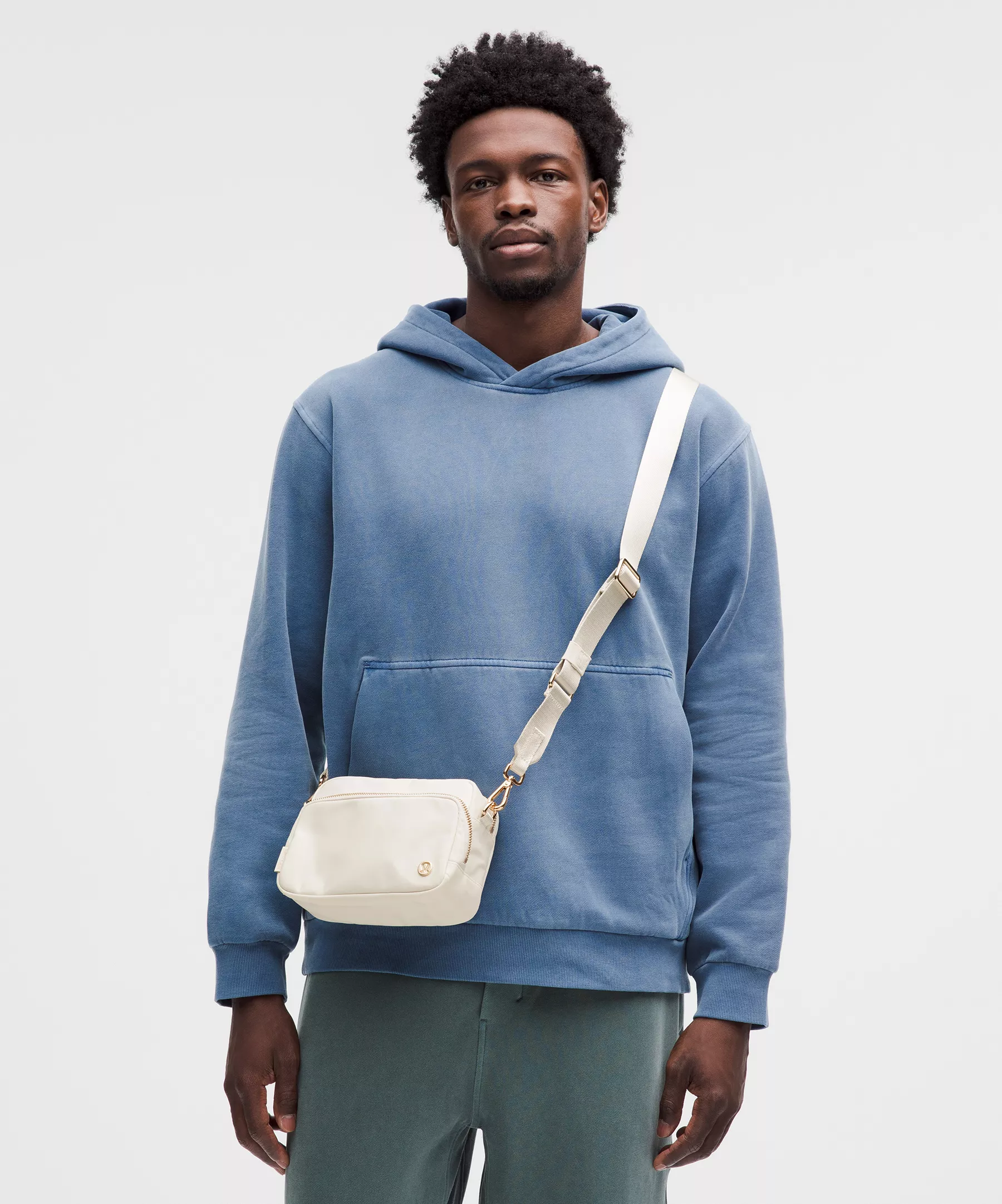 Everywhere Crossbody Bag 2L Metal Hardware