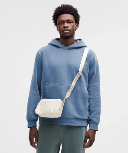 Everywhere Crossbody Bag 2L Metal Hardware