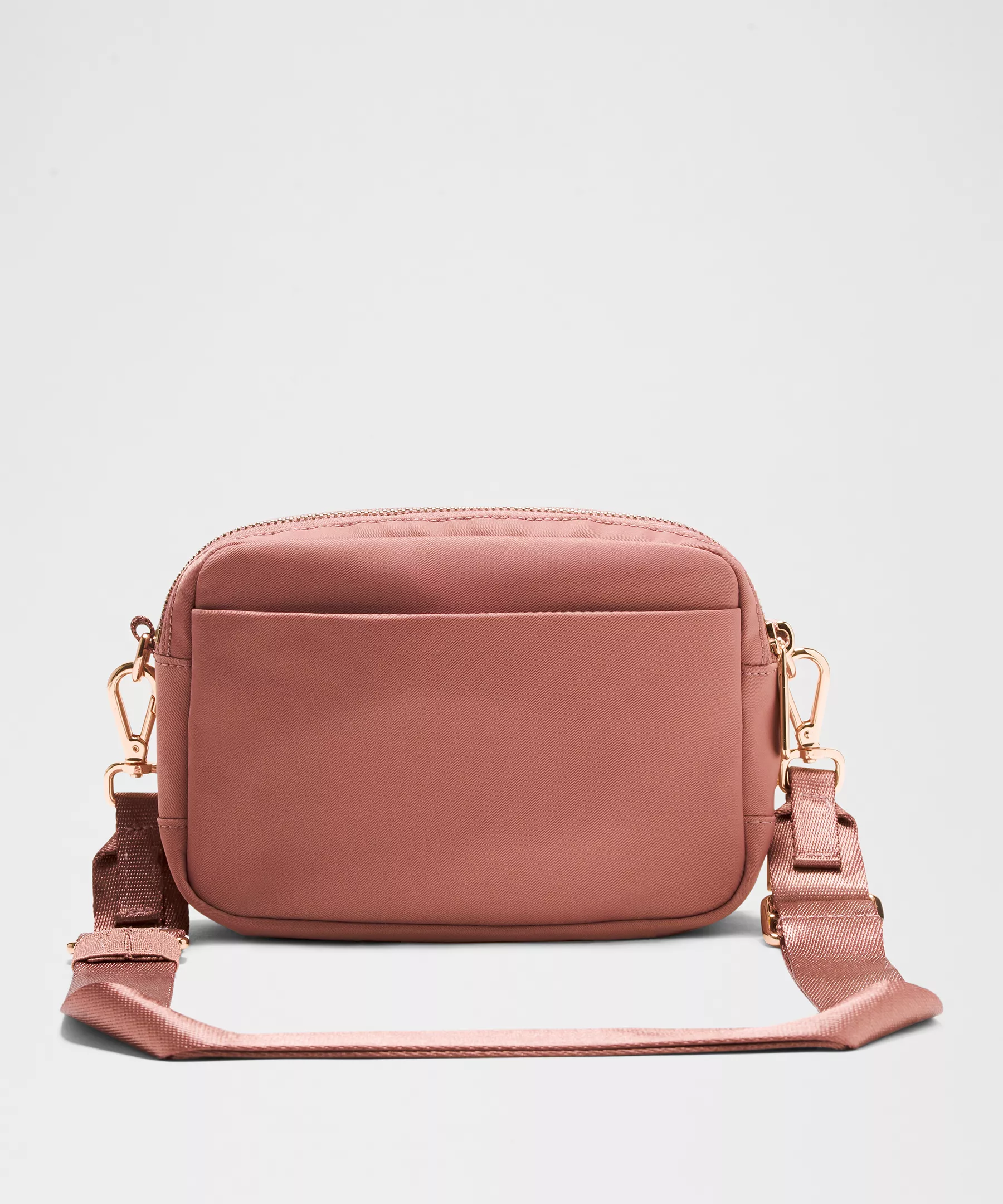 Everywhere Crossbody Bag 2L Metal Hardware