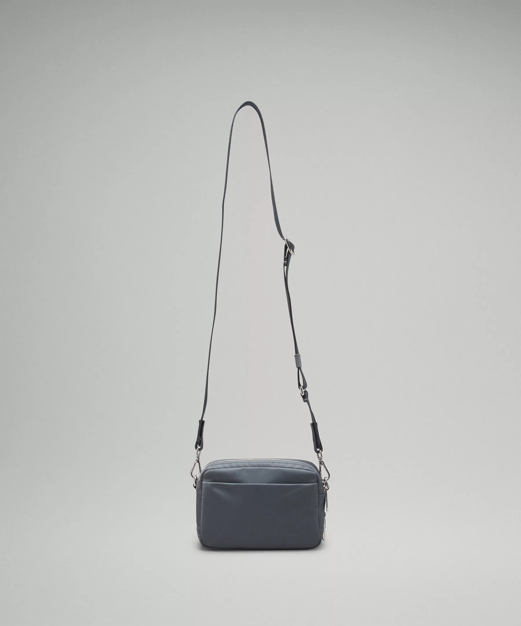 Everywhere Crossbody Bag 2L Metal Hardware