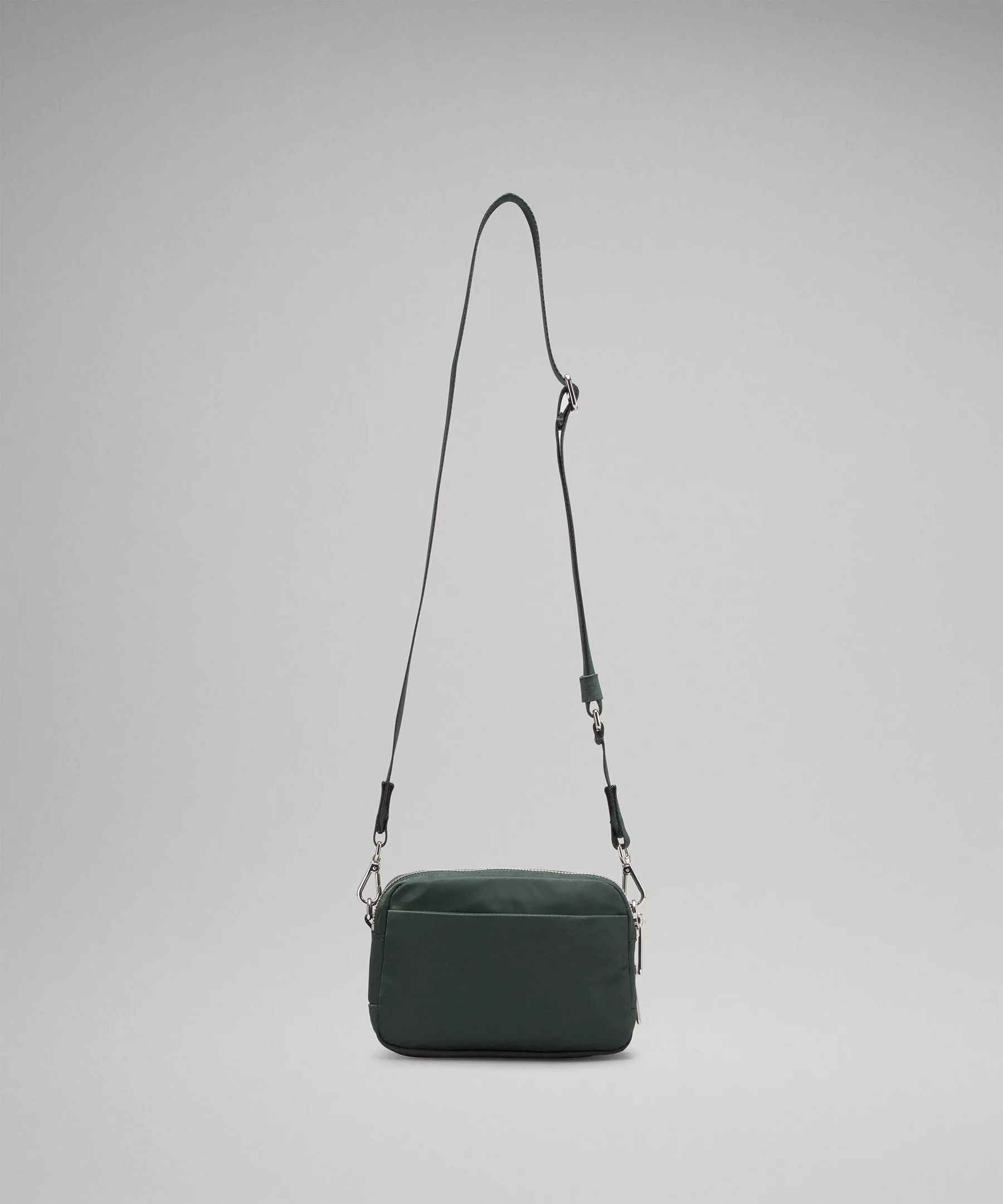 Everywhere Crossbody Bag 2L Metal Hardware