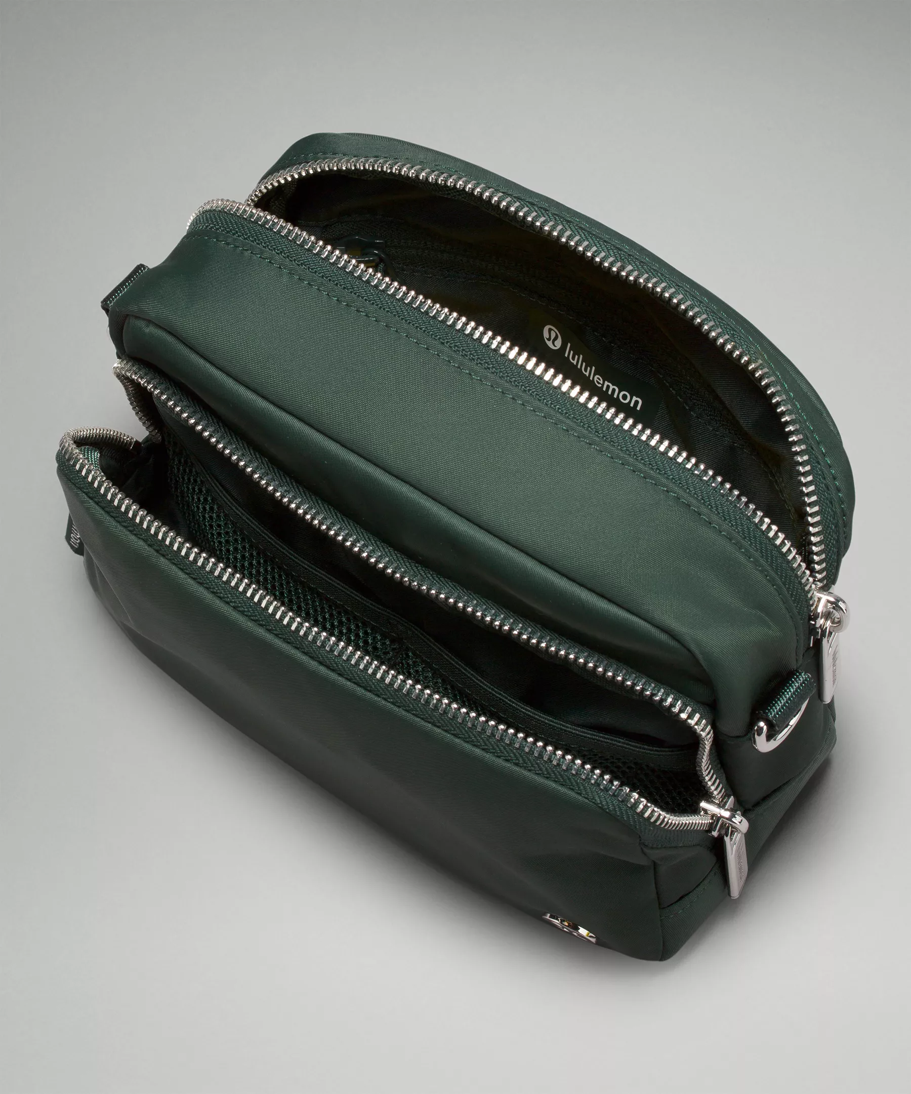 Everywhere Crossbody Bag 2L Metal Hardware
