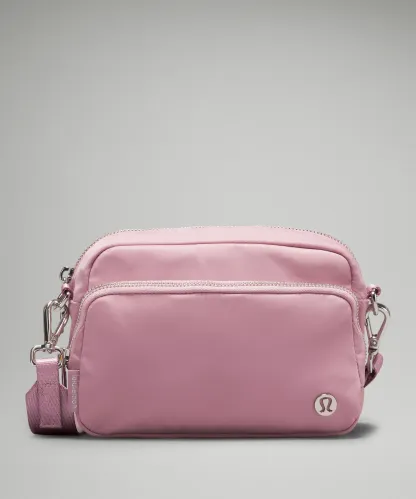 Everywhere Crossbody Bag 2L Metal Hardware